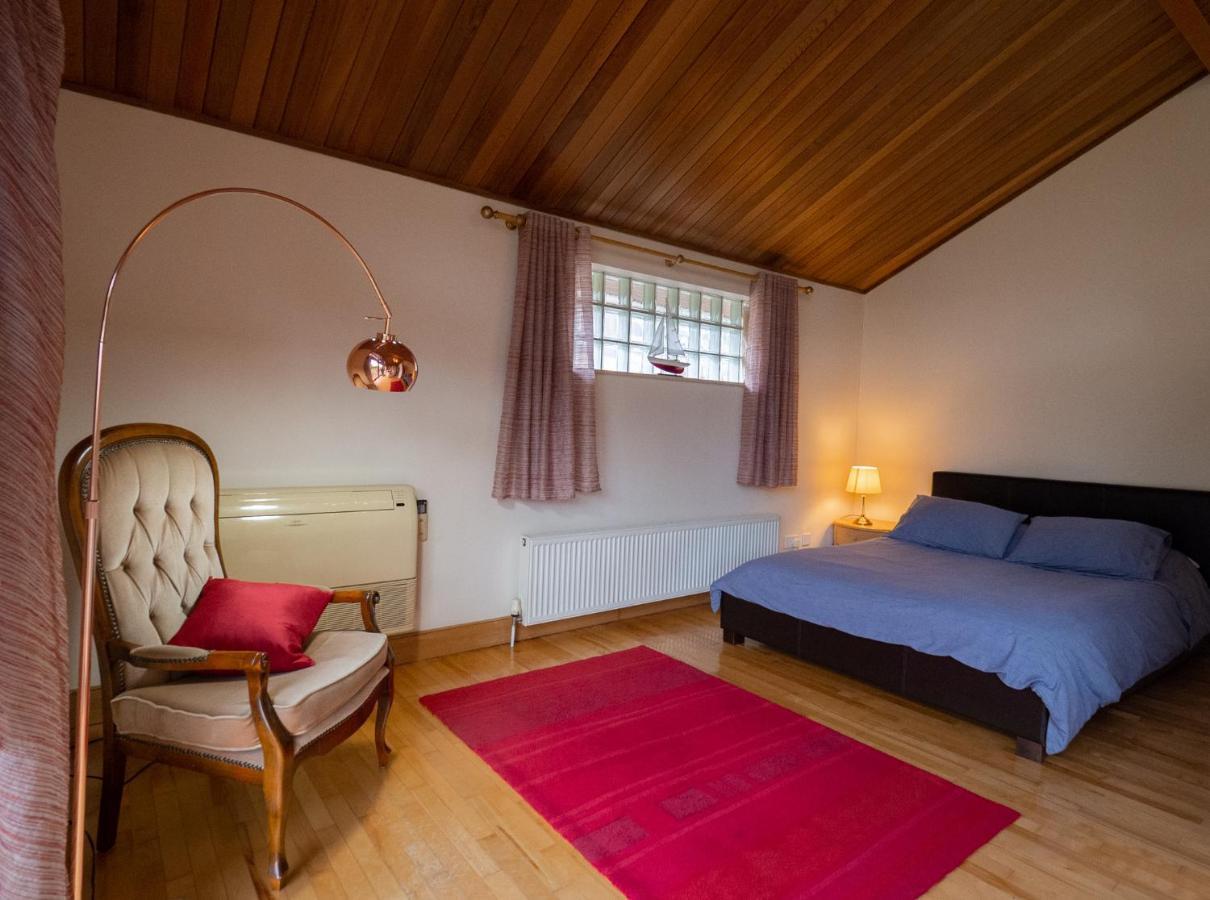 Surlingham Lodge Studio Large Family Cottage نورويش المظهر الخارجي الصورة