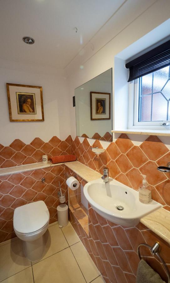 Surlingham Lodge Studio Large Family Cottage نورويش المظهر الخارجي الصورة