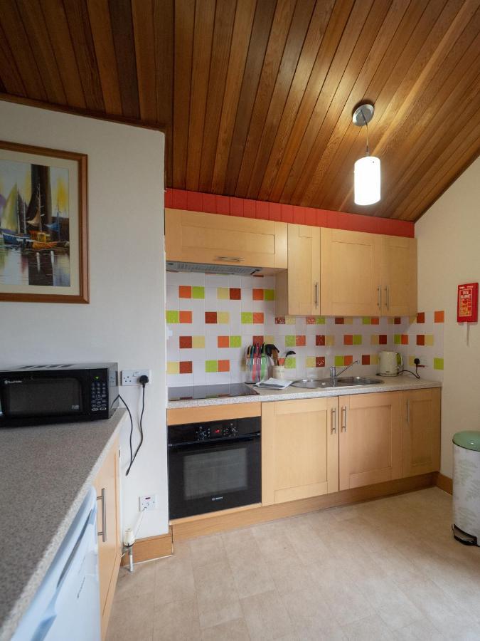 Surlingham Lodge Studio Large Family Cottage نورويش المظهر الخارجي الصورة